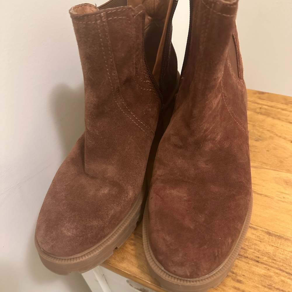 Lucky Brand Tan Suede Boots